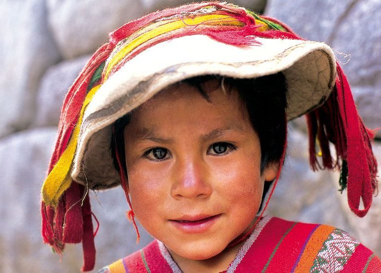 Peru Ollantaytambo Children