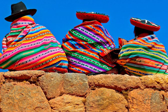 sacred-valley-tours-and-travel-local-woman